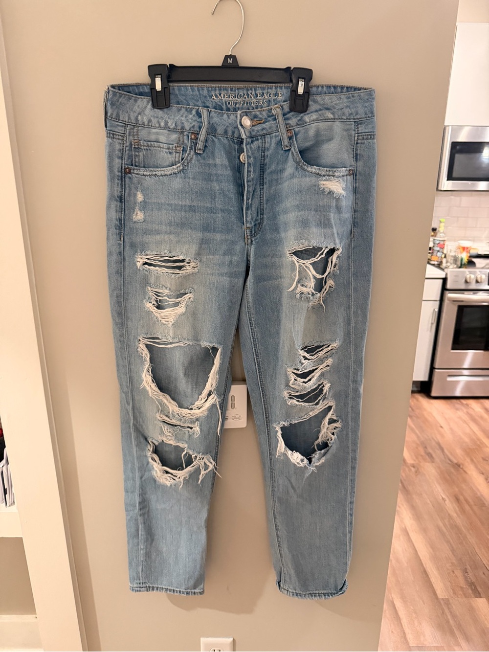 American Eagle Outfitters Light Blue Distressed Relaxed Jeans
